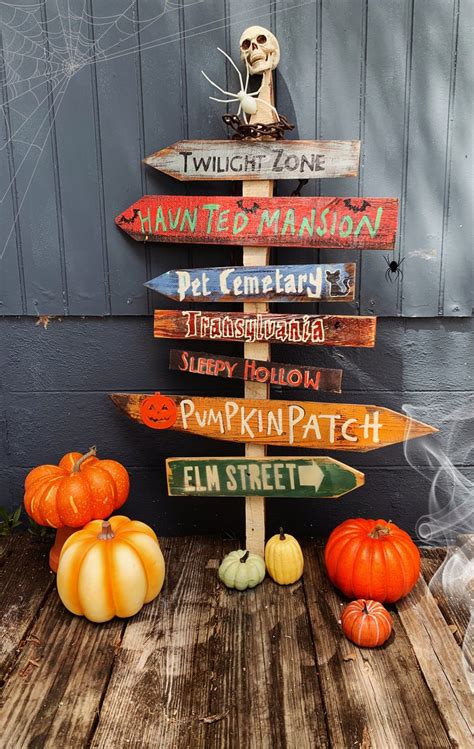 18 Awesome Halloween Signs That Will Add Subtle Spooky Decor To Your Home