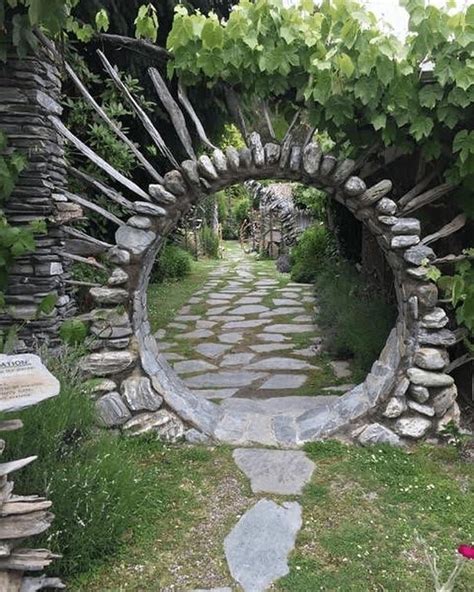 39 Awesome Moon Gate Garden Design Ideas | Easy garden, Moon gate ...