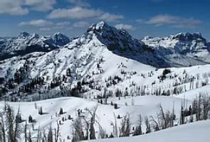 Yellowstone Ski Tours - Yellowstone AREA Activities & Things To Do ...