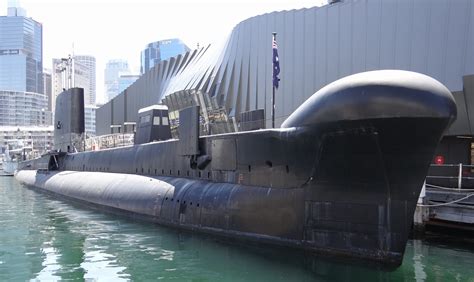 Air Queensland.blogspot: Onboard tour - Oberon class submarine HMAS Onslow - Australian National ...