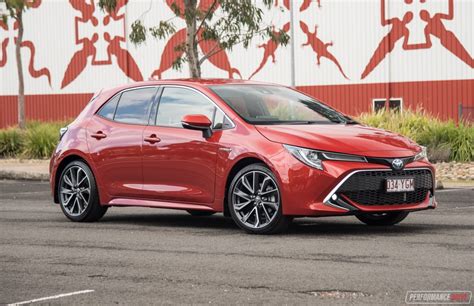 2019 Toyota Corolla ZR Hybrid review (video) | PerformanceDrive