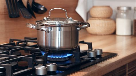 The Best Way To Clean Stove Drip Pans