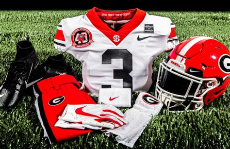 Georgia Bulldogs Reveal 1980 Throwback Road, New Black Alternate Uniforms – SportsLogos.Net News