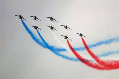 La Patrouille de France fête ses 70 ans devant des milliers de fans