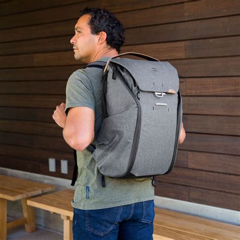 Peak Design Everyday Backpack V2 Photo Backpack 30 Liter - Charcoal (Dark Grey) - Foto Erhardt