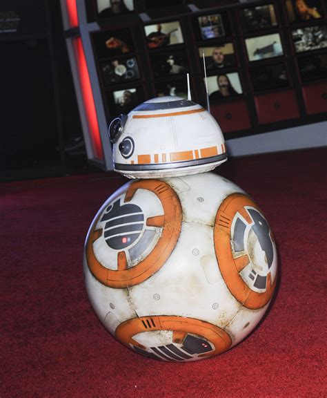 BB-8 at the Star Wars premiere | Who2