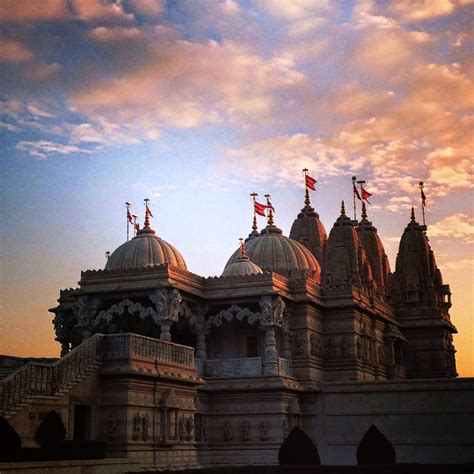 BAPS Shri Swaminarayan Hindu Temple - Neasden London [Building] Indian ...