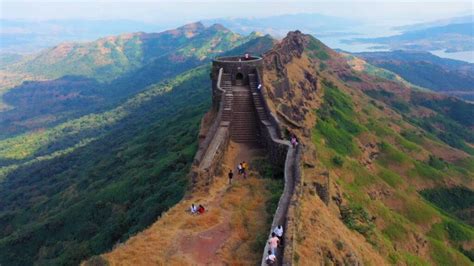 Raigad Fort: History, Timings, Photos, Ropeway Booking!