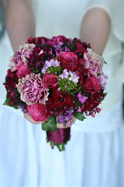 Bouquet of sweet william, dianthus, roses and ivy trails in reds and pinks. Gerbera Wedding ...