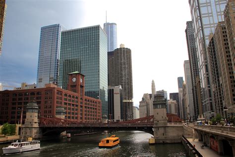 A Photo Every 24 Hours: Chicago River Bridges