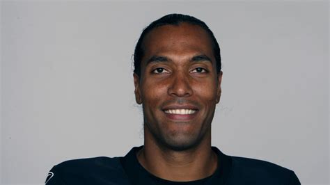 Bengals add T.J. Houshmandzadeh as coaching intern