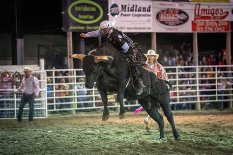 Iowa Co-op Donates Time and Poles to Help Dayton Rodeo - America's ...