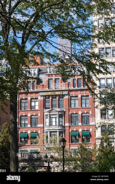 Barnes & Noble Booksellers, Union Square, NYC Stock Photo - Alamy