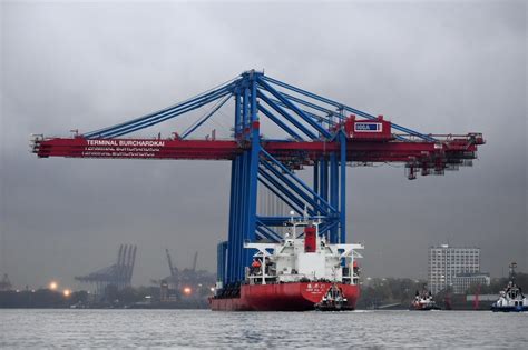 New Container Gantry Cranes Arrive at the Port of Hamburg - Logistics Manager