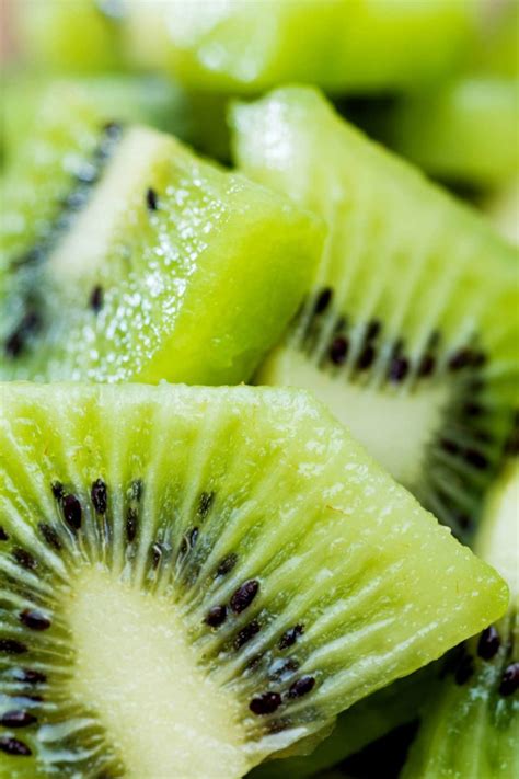 Kiwifruit: Health benefits and nutritional information