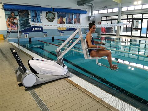 i-Swim Two Portable Pool Lift - Dolphin Mobility