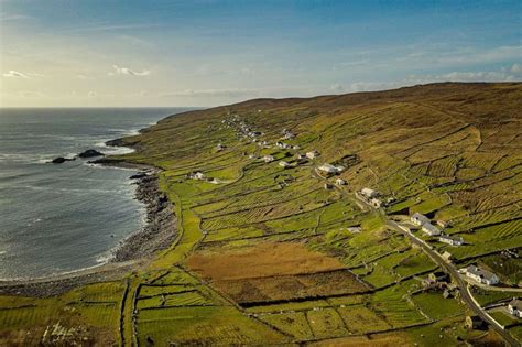 Looking to move? Picturesque Irish island is calling for new residents - ABC News