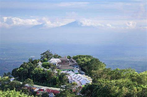 Makam Sunan Muria di Kudus | Atourin