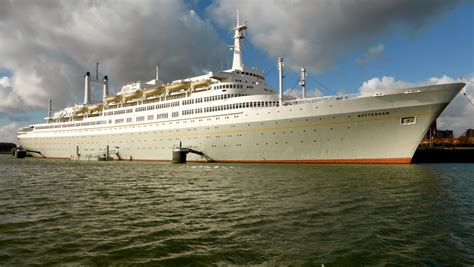 Ocean liner photo tours: The historic SS Rotterdam