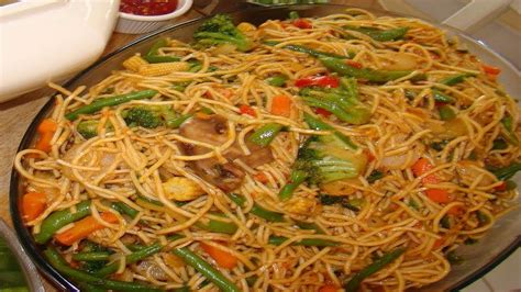 chinese noodles vegetables