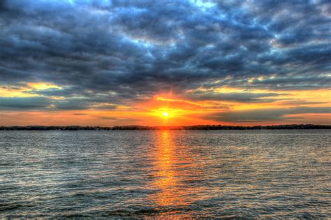 Bright cloudy sunset in Madison, Wisconsin image - Free stock photo - Public Domain photo - CC0 ...