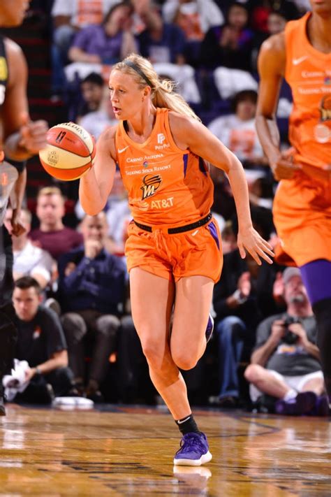 Phoenix Mercury rookie Sophie Cunningham explains her short shorts