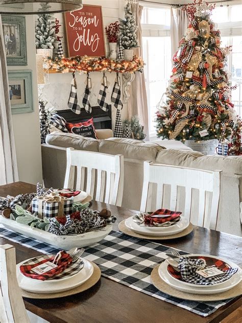 Casual Christmas table setting idea for a cute and simple look! | Christmas table settings ...