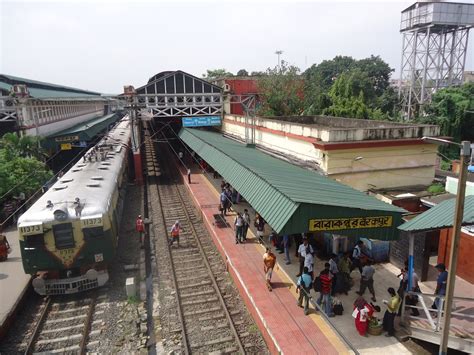 Kolkata Curry: The Barrackpore railway station- a landmark in Sealdah ...