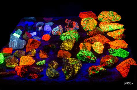 Fluorescent Minerals | Rocks and minerals painted via a shor… | Flickr