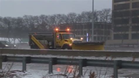 Illinois Tollway plow trucks fight winter storm | NT News