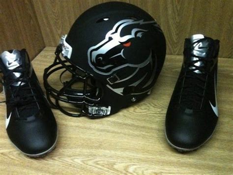 Boise State wins the award for best black helmet (PHOTOS) | Dr. Saturday - Yahoo! Sports College ...