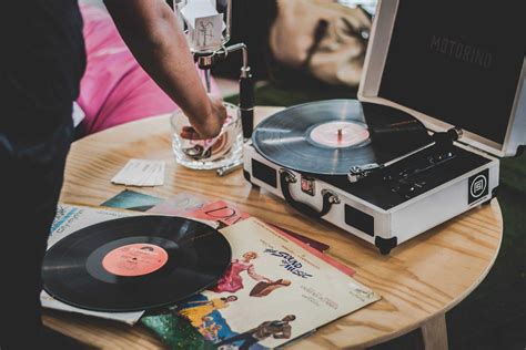 Cleaning Vinyl Records With Alcohol – Yes or No? – Record Player Expert