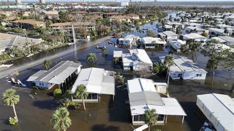 Pictures of Hurricane Ian Aftermath in Fort Myers Show Destruction of Area - Newsweek