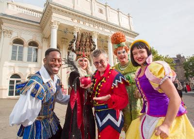 STAR-STUDDED PANTOMIME LAUNCHES AT THEATRE ROYAL NOTTINGHAM | NottinghamLIVE