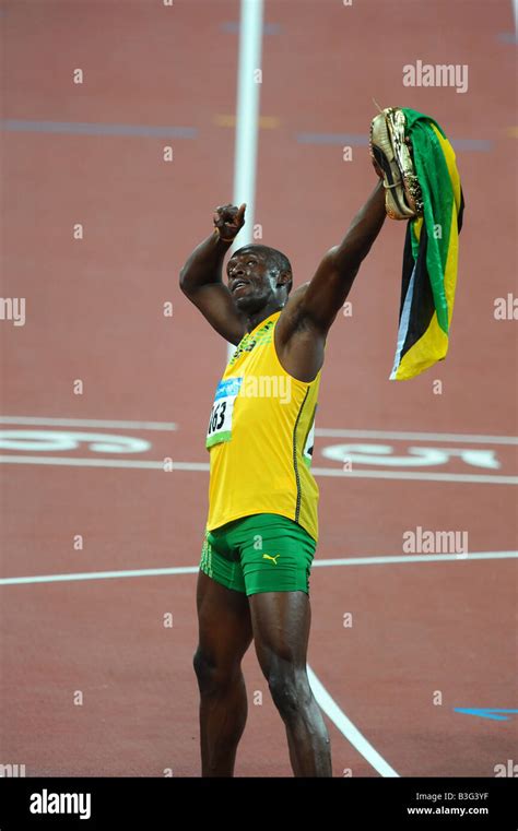 Usain bolt running olympics hi-res stock photography and images - Alamy