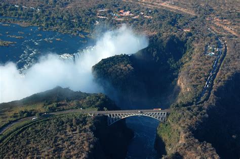 Victoria Falls Bridge tra Zimbabwe e Zambia | JuzaPhoto