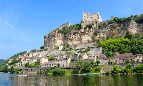 Situé en Dordogne, le village de Beynac est un véritable trésor français