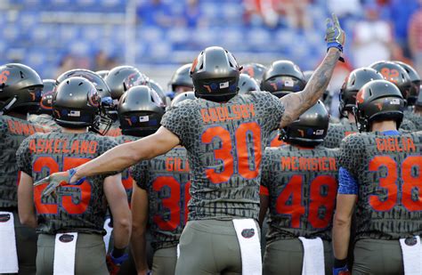 After seeing them live, reaction pours in on Florida's alternate uniforms