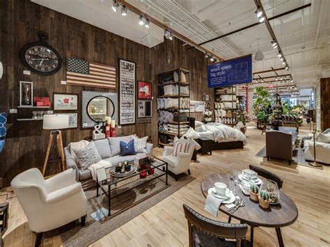 Pottery Barn Opens Flatiron District Flagship – Visual Merchandising ...