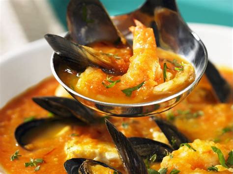 French Fish Soup (Bouillabaisse) Recipe | EatSmarter