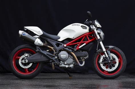 Tu primera moto : Ducati monster 696