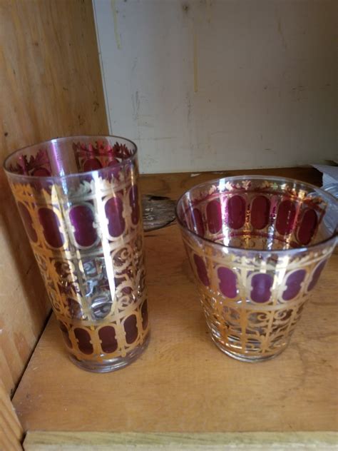 Identifying Vintage Drinking Glasses | ThriftyFun