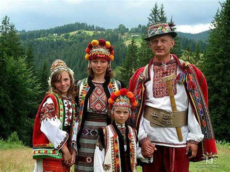 Hutzel family, Carpathian mountains, Ukraine. | Ukrainian clothing ...