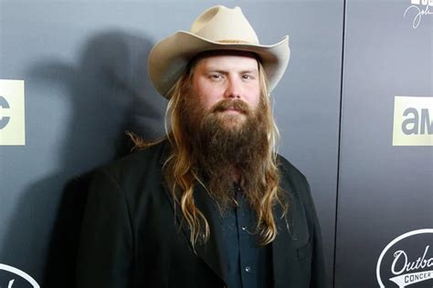 Chris Stapleton Without A Beard Is Unrecognizable!