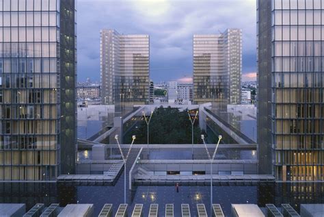 La Bibliothèque nationale de France by Dominique Perrault, Portrait d ...