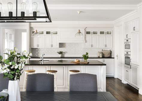 A Hamptons Style Family Home With An Enviable Backyar - vrogue.co