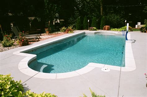 York Companies Specializes in Fiberglass Pool Installation in Lenexa