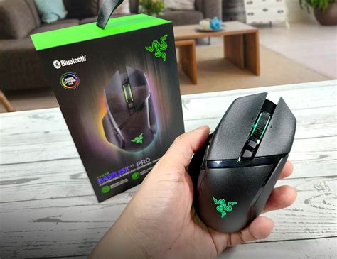 Razer Basilisk V3 Pro Customizable Wireless Ergonomic Gaming Mouse ...