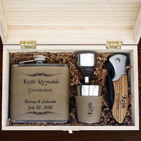 Personalized Groomsmen Gift Set Mustang Natural