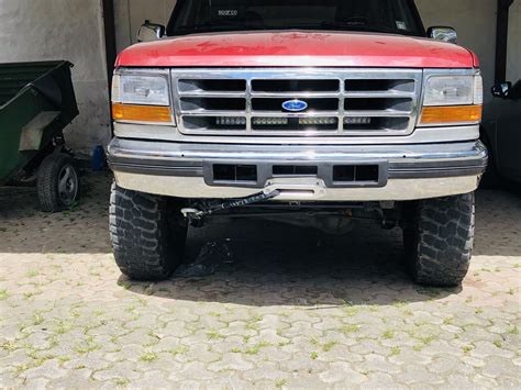 Ford Bronco 95 hidden winch + 32” led light bar behind grill | Obs ...